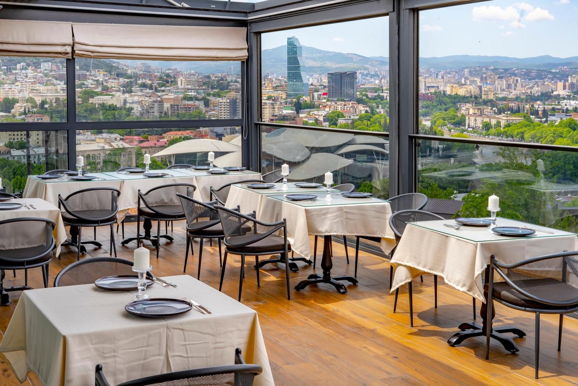 Iris Hotel Tbilisi Exterior foto