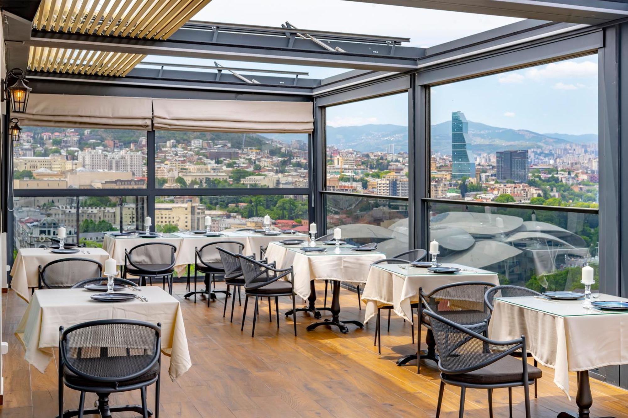 Iris Hotel Tbilisi Exterior foto