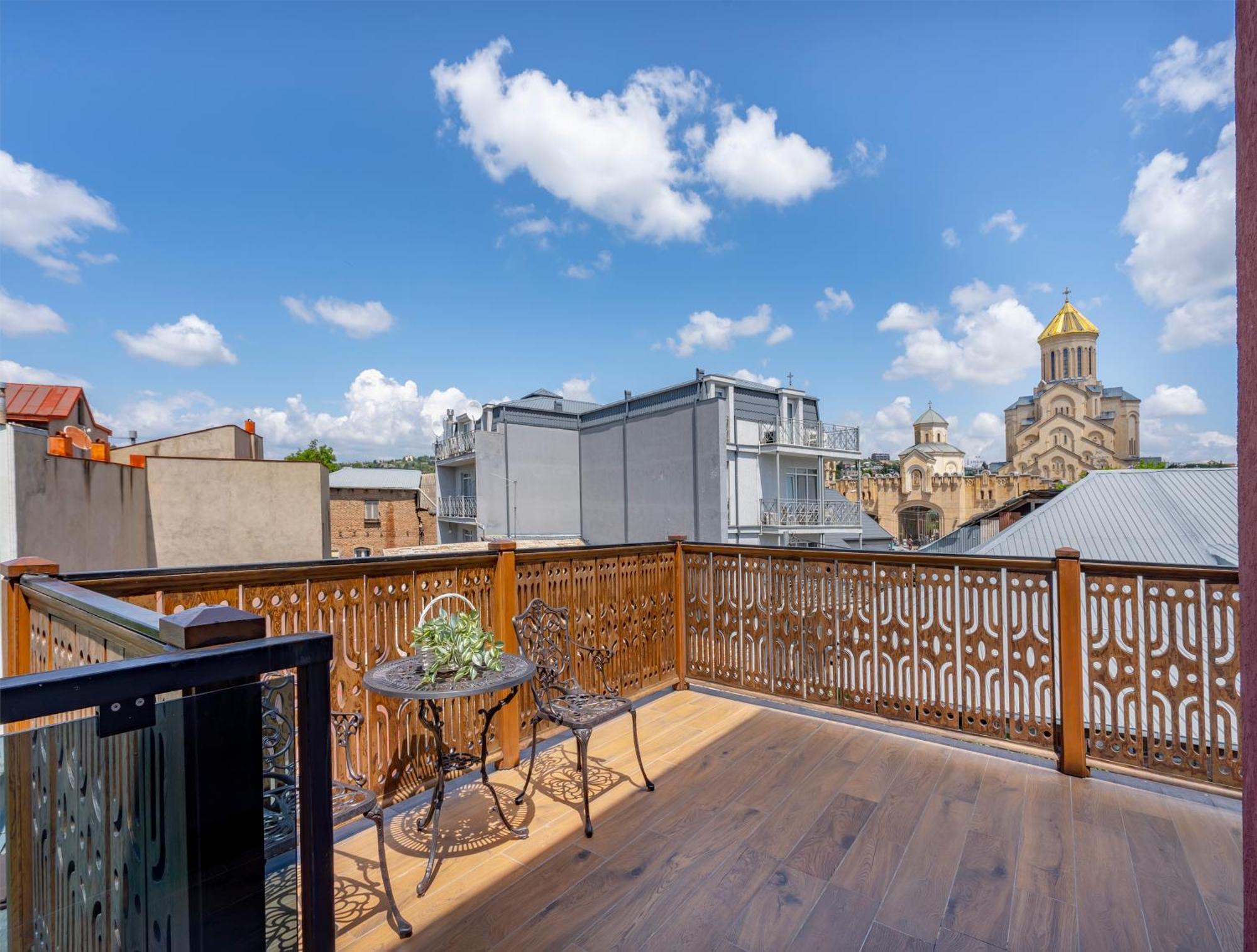 Iris Hotel Tbilisi Exterior foto